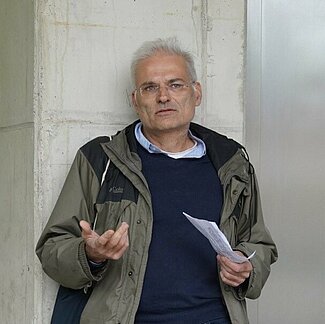 Prof. Dipl. Ing. Oliver Hall